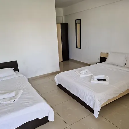 Arena Dotro Hotell *