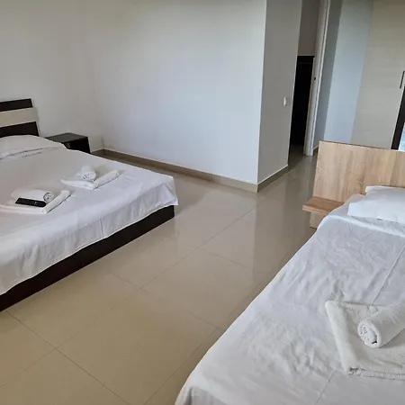 Arena Dotro Hotell *