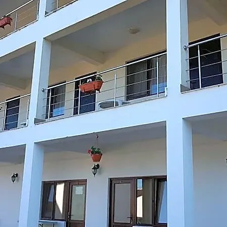 Arena Dotro Hotel *